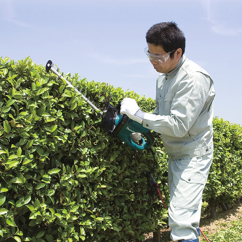 makita-uh6570-2-650-mm-electric-hedge-trimmer-240v_1 Makita UH6570/2 650 mm Electric Hedge Trimmer 240V