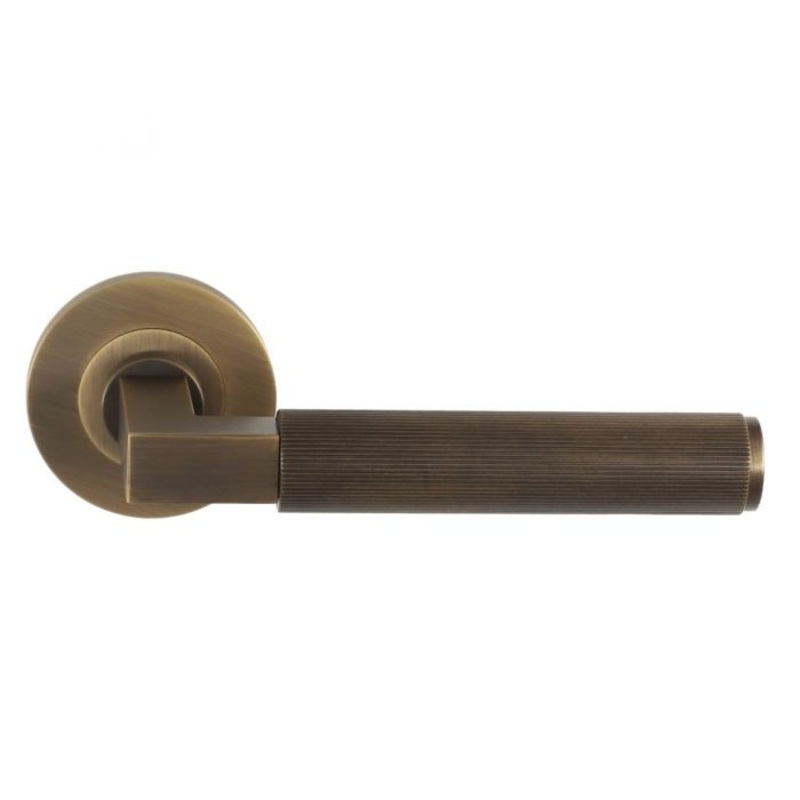 Alexander and Wilks Hurricane Reeded Lever on Round Rose – Pair